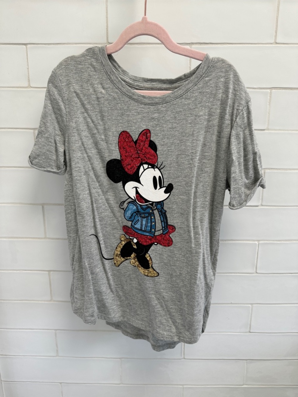 Girls' Grey Minnie Mouse Graphic Tee with Red Bow Gap kids medium